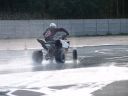 Quadowcy na płytach poślizgowych