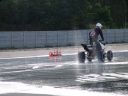 Quadowcy na płytach poślizgowych