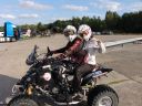 Quadowcy na płytach poślizgowych